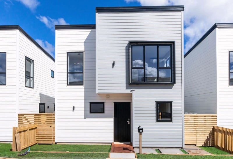 14 Greenbrier Street, Westgate, Auckland - Carousel 1