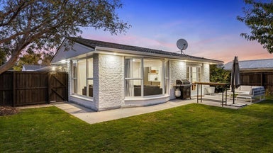 2/225 Greers Road, Bryndwr, Christchurch - Carousel 1