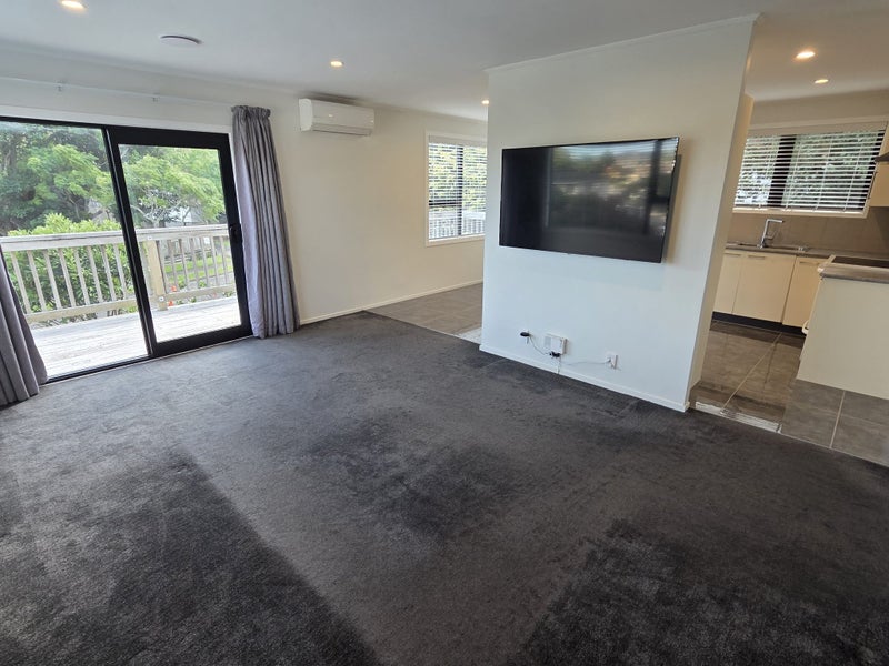 35 Aronia Way, Goodwood Heights, Auckland - Carousel 1
