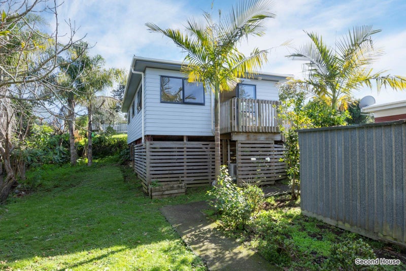 35 Fruitvale Road, New Lynn, Auckland - Carousel 2