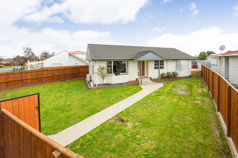 35 Hillcrest Drive, Kelvin Grove, Palmerston North - Carousel 23