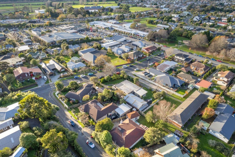 5 Prouse Grove, Silverstream, Upper Hutt - Carousel 23