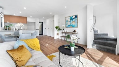 32A Margaret Henry Crescent, Oteha, Auckland - Carousel 1