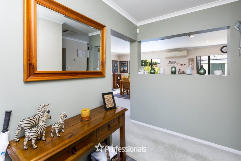 8 Carlow Grove, Birchville, Upper Hutt - Carousel 2