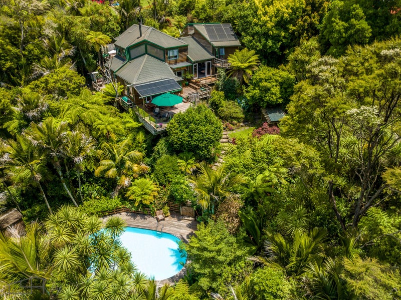 530 South Titirangi Road, Titirangi, Auckland - Carousel 1