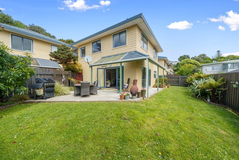 3/7 Court Road, Tawa, Wellington - Carousel 1