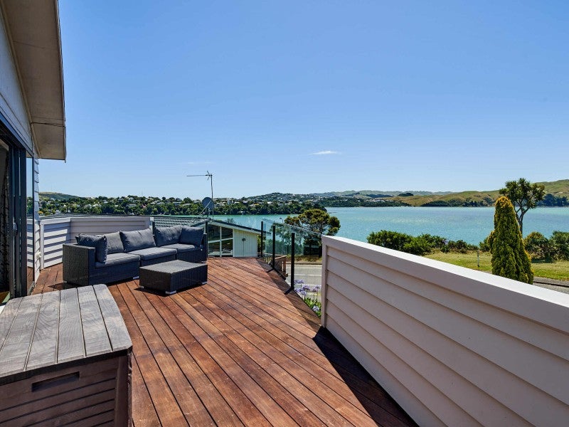 6 Spinnaker Drive, Whitby, Porirua - Carousel 1