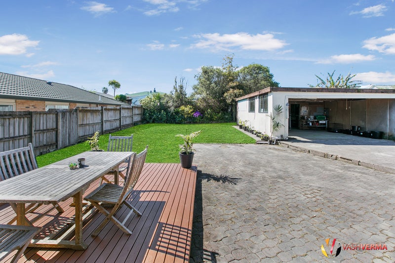 29 McInnes Road, Weymouth, Auckland - Carousel 26