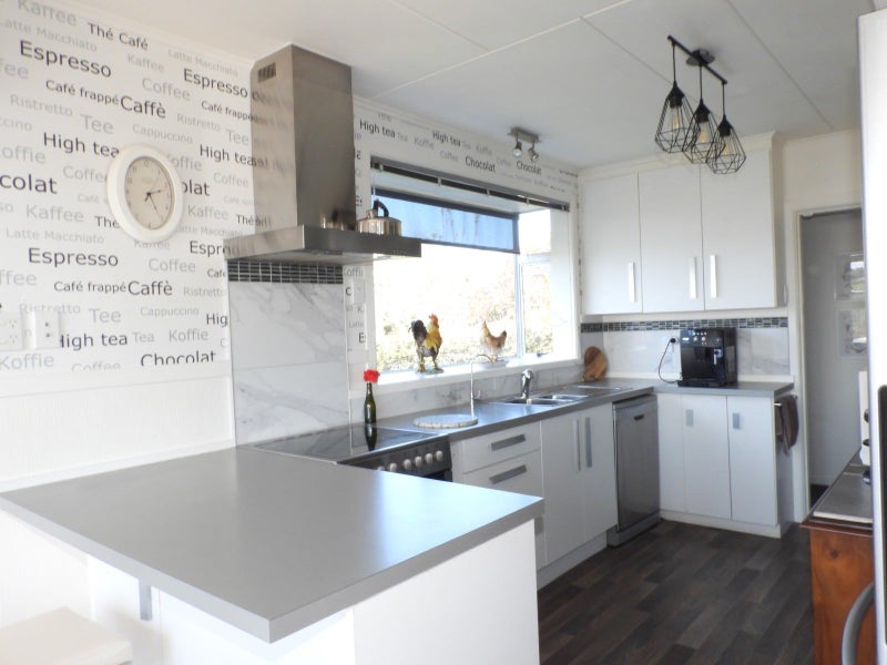 21 Arrow Crescent, Holmes Hill, Oamaru - Carousel 2