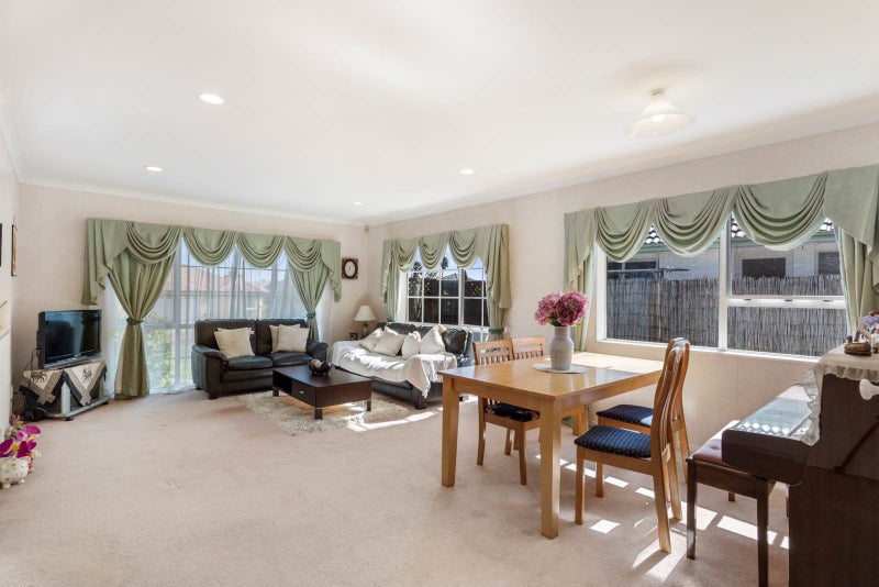 51 Palmcrest Grove, Highland Park, Auckland - Carousel 2