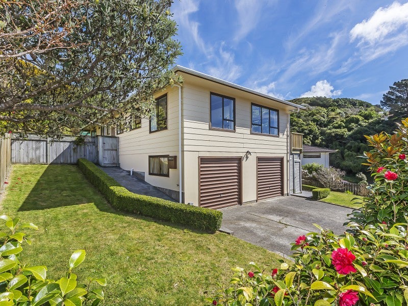 66 Hathaway Avenue, Karori, Wellington - Carousel 1
