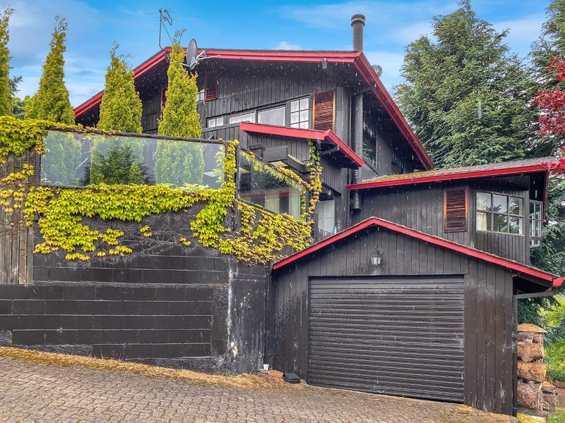 74 Cedar Drive, Kelvin Heights, Queenstown - Carousel 1