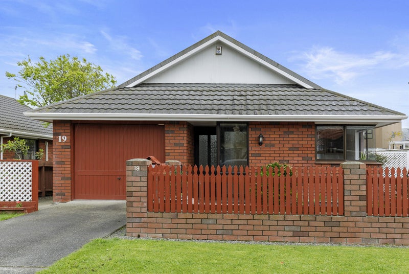 2/19 Cressy Street, Waterloo, Lower Hutt - Carousel 1