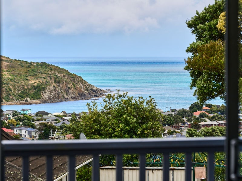 109A Gloaming Hill, Titahi Bay, Porirua - Carousel 2