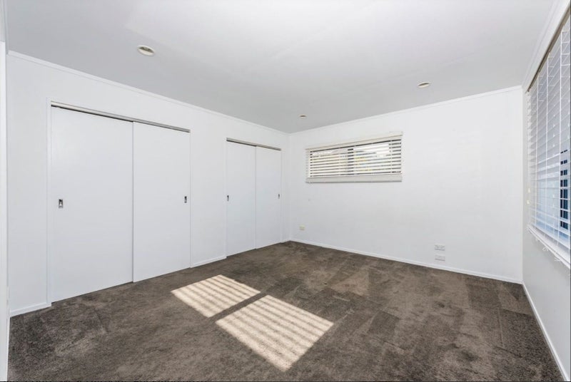 20A Belleaire Court, West Harbour, Auckland - Carousel 10