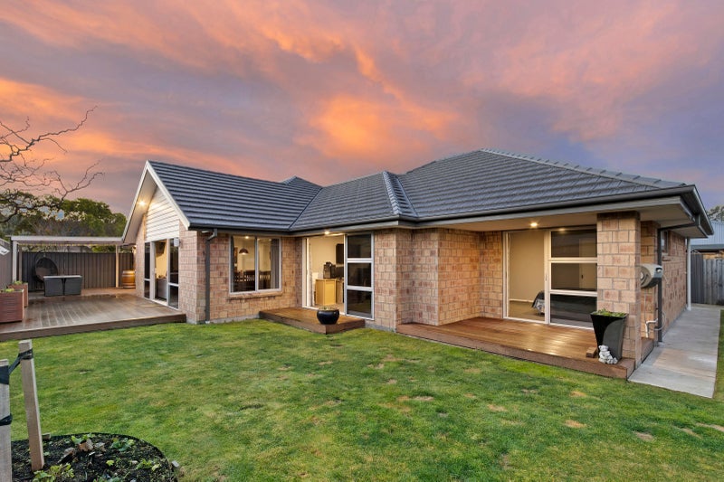 18 Forest Drive, Parklands, Christchurch - Carousel 2