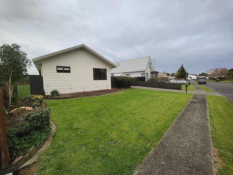 19 Rutland Street, Fairview Downs, Hamilton - Carousel 2