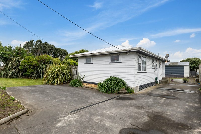 3 Iredale Road, Hawera - Carousel 2