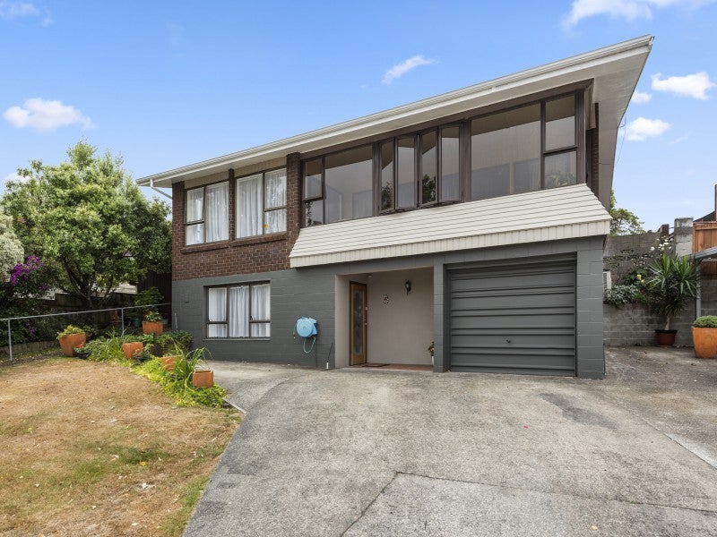 12 Dakota Grove, Totara Park, Upper Hutt - Carousel 1