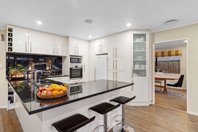 50 Spinnaker Drive, Flagstaff, Hamilton - Carousel 1