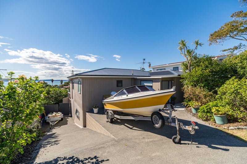 12 Kathy Terrace, Stanmore Bay, Whangaparaoa - Carousel 2