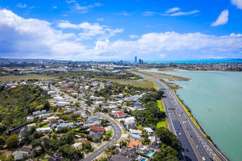1/50 Sylvan Avenue, Northcote, Auckland - Carousel 13