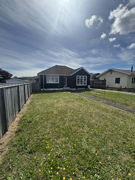 14 McCurdy Street, Elderslea, Upper Hutt - Carousel 1