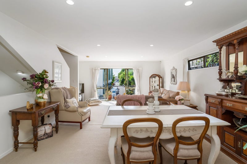 1/14 Ambrico Place, New Lynn, Auckland - Carousel 1