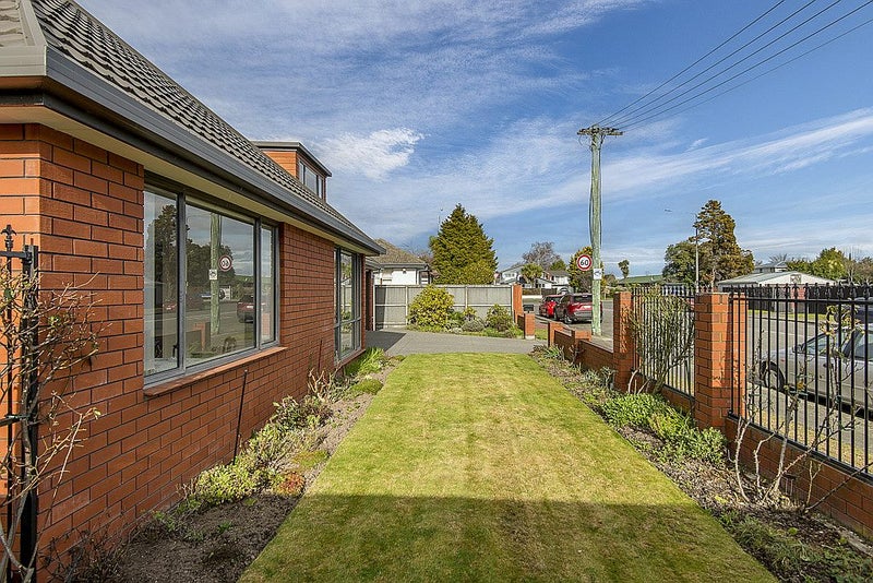 2/2 Corfe Street, Ilam, Christchurch - Carousel 19