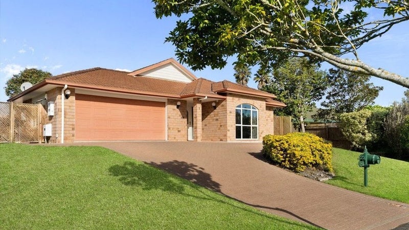 5 Castlehill Court, Wattle Downs, Auckland - Carousel 1