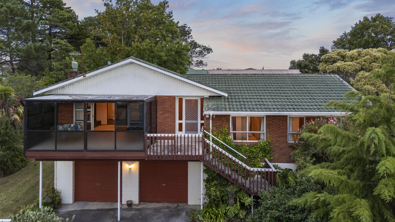 32 Triangle Road, Massey, Auckland - Carousel 1