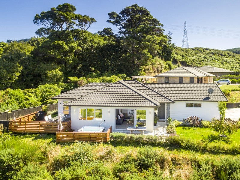 11 Lila Gillies Lane, Riverstone Terraces, Upper Hutt - Carousel 1