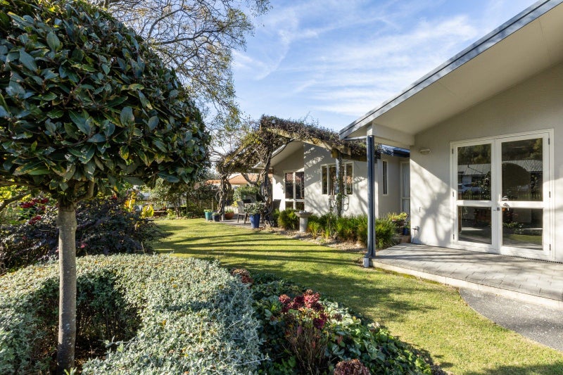 30 Pukekura Place, Taradale, Napier - Carousel 1