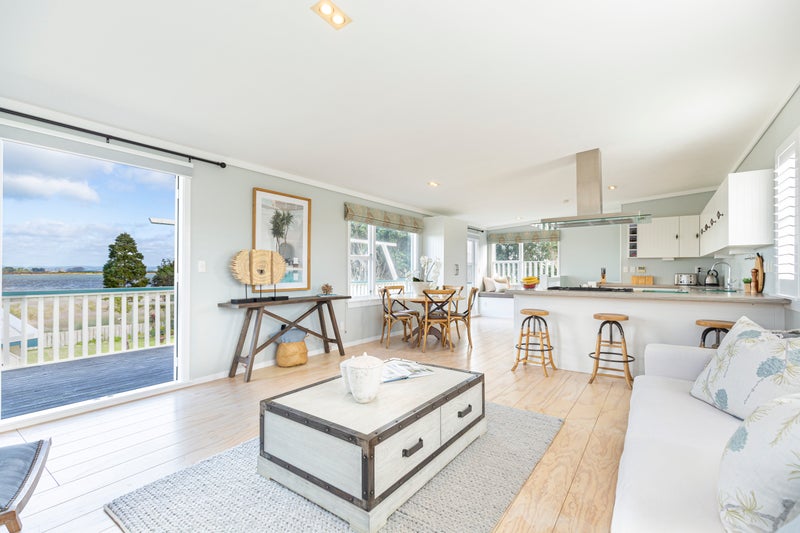 576 Pukehina Parade, Te Puke - Carousel 1