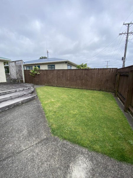 15 York Crescent, Westown, New Plymouth - Carousel 10