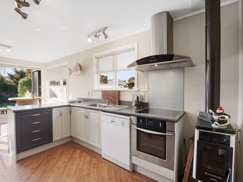 39 Te Kupe Road, Paraparaumu Beach, Paraparaumu - Carousel 2