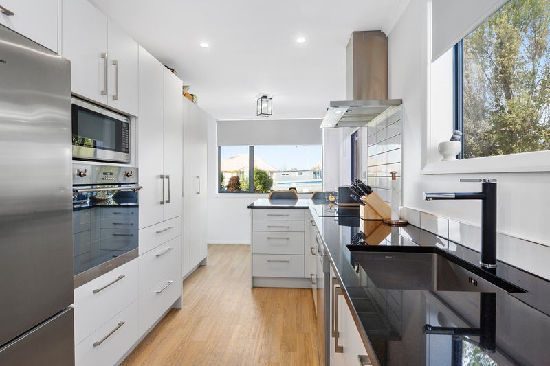 20 Lock Street, Saint Clair, Dunedin - Carousel 2