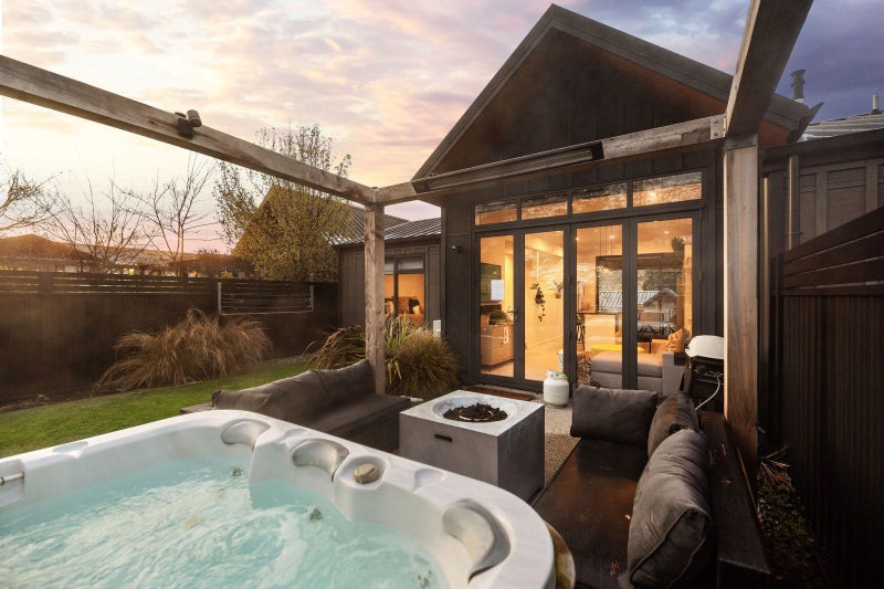 5 Phoenix LANE, Arthurs Point, Arthurs Point - Carousel 2