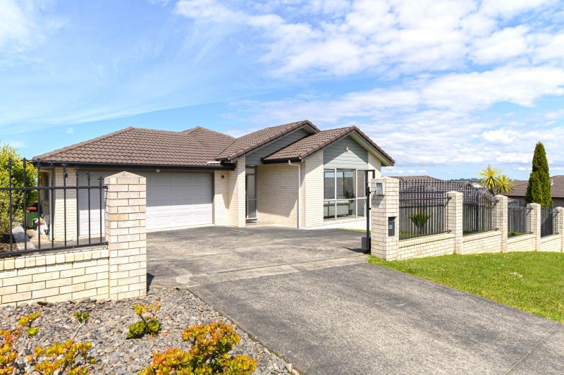 91 Travis View Drive, Fairview Heights, Auckland - Carousel 1