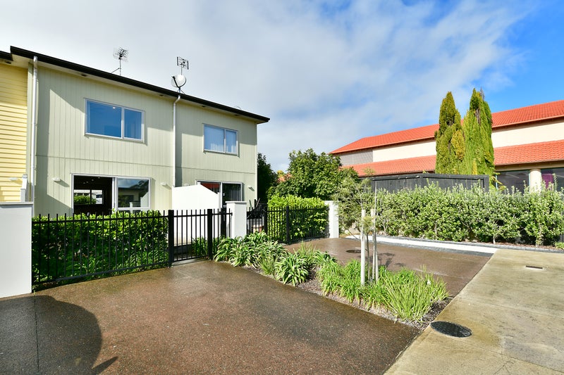 34/11 RAY SMALL DR, Papakura, Auckland - Carousel 1