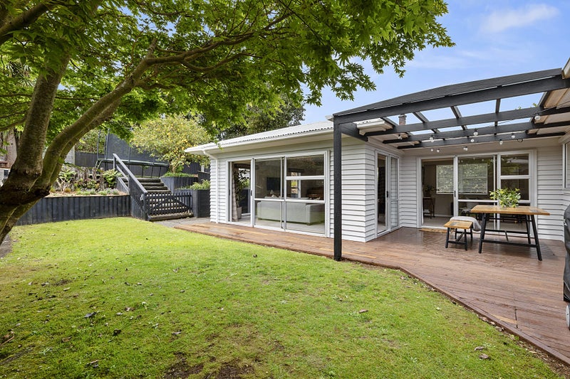 1 Horne Street, Hurdon, New Plymouth - Carousel 1