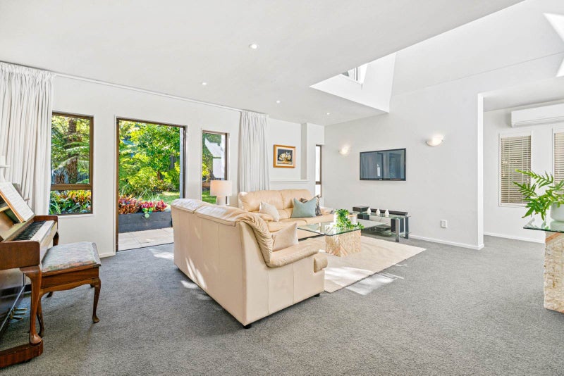 26 Aberdeen Road, Campbells Bay, Auckland - Carousel 2