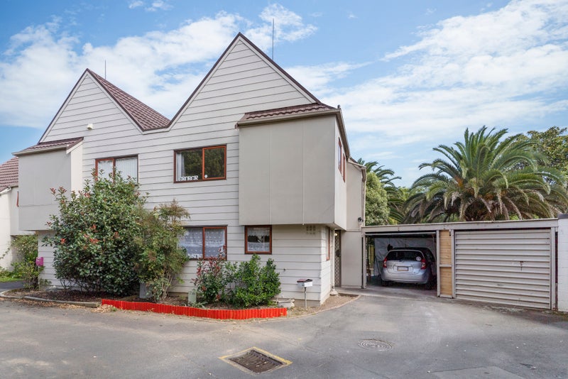 9/19A Gray Avenue, Mangere East, Auckland - Carousel 1