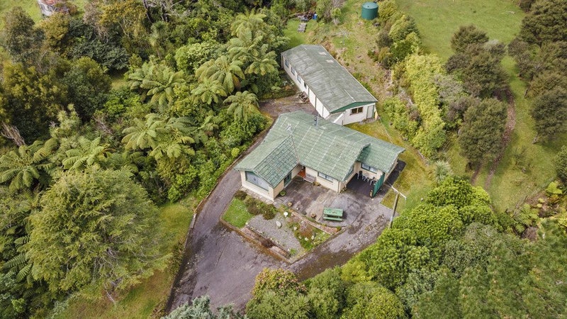 977 Coast Road, Wainuiomata Coast, Lower Hutt - Carousel 1