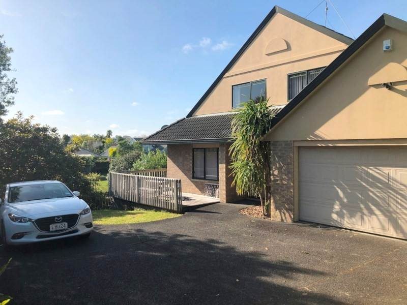 206 Botany Road, Botany Downs, Auckland - Carousel 1