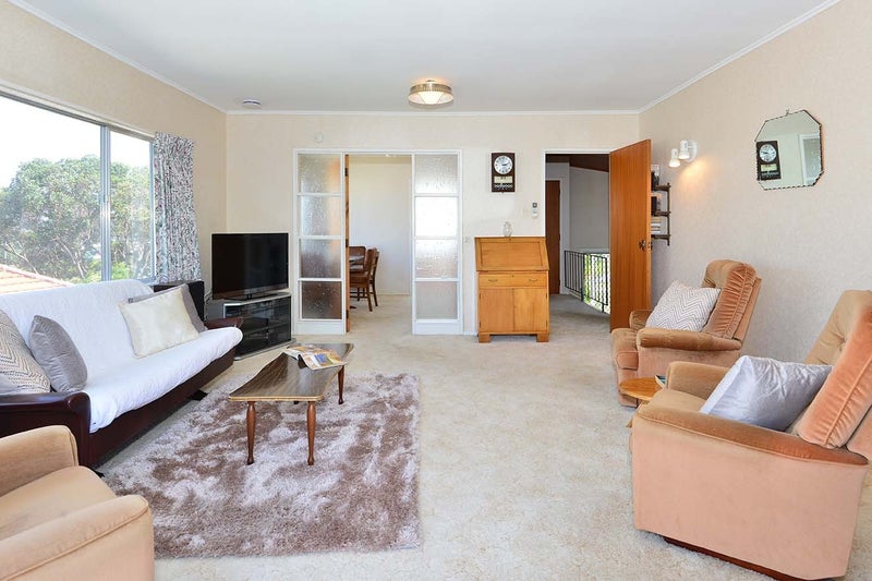 14 Newburn Road, Waiake, Auckland - Carousel 20