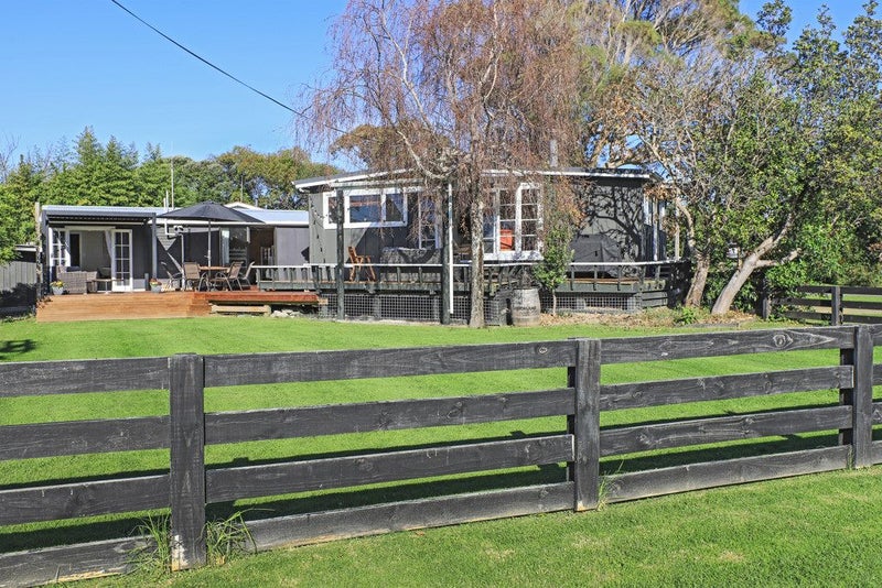 30 Gillies Crescent, Waimārama - Carousel 2