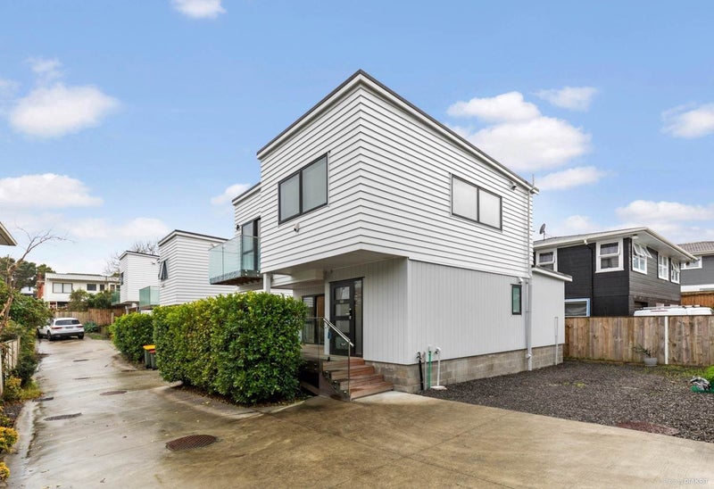 15B Bond Crescent, Forrest Hill, Auckland - Carousel 1