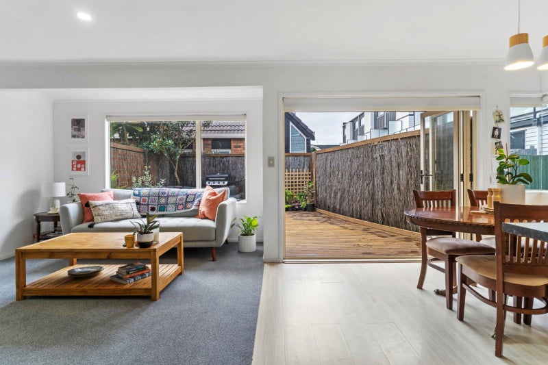 2/31 MIRO STREET, Mount Maunganui, Tauranga - Carousel 2