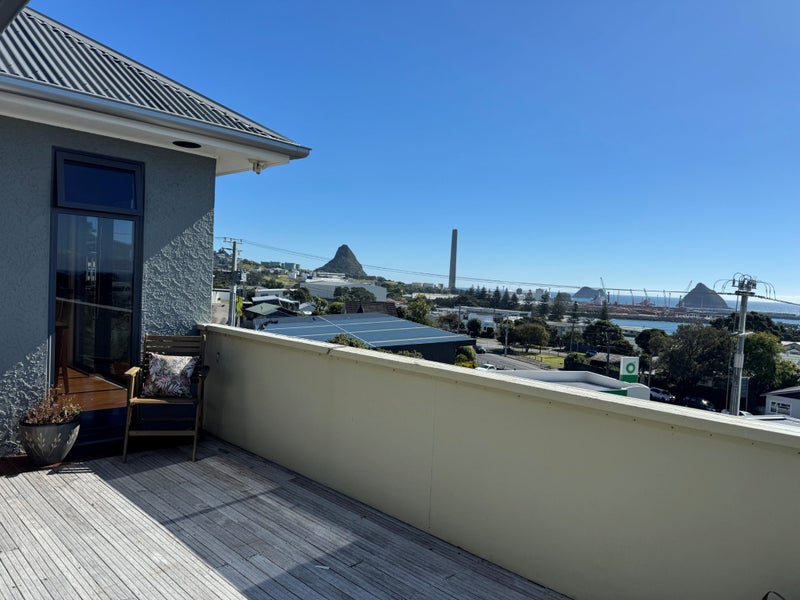 5 South Road, Moturoa, New Plymouth - Carousel 1